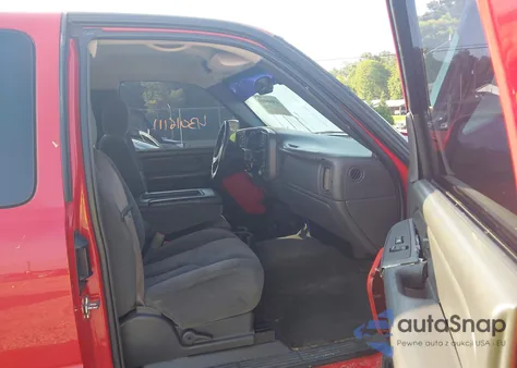 2005 Chevrolet Silverado 1500 Z71 from USA, damaged, VIN 1GCEK19B75E140468